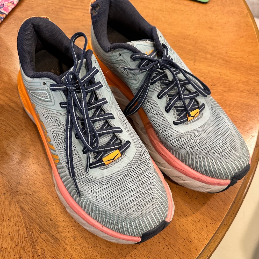 Stylish Women's Running Shoes in Gray and Orange